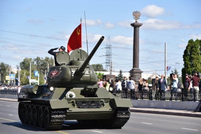 В Курске состоялся военный парад, посвященный 75-летию разгрома немецко-фашистских захватчиков в Курской битве