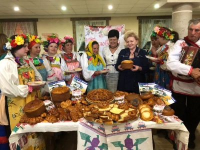 На Коренской ярмарке гостей встречали хлебом-солью